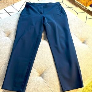 Lululemon ankle length pants size 10